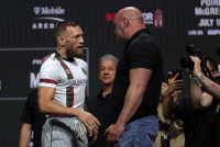 맥그리거, UFC 복귀 앞두고 계약 연장 거부…자유계약 시장 관심