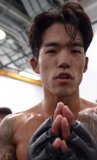 논란 속 승리…송영재, 경험 부족 탓 흥분했다 UFC 관문 통과