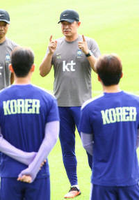 이민성 감독의 ‘행복한 고민’… 유럽파 상승세에 “조합 맞추기 반갑다”